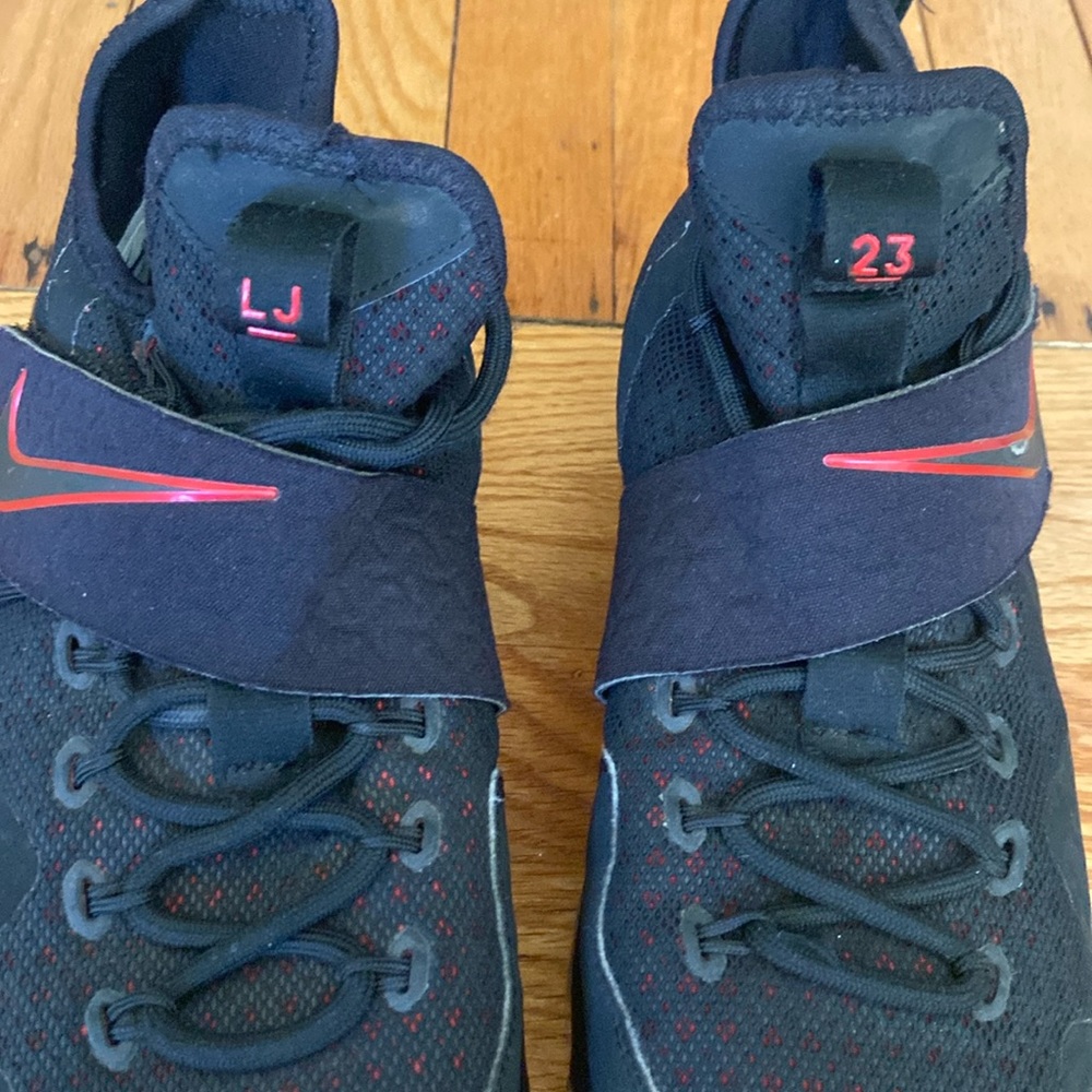 Nike Lebron Kids 14 Bred Mid Top GUC Sneakers - Picture 3 of 16